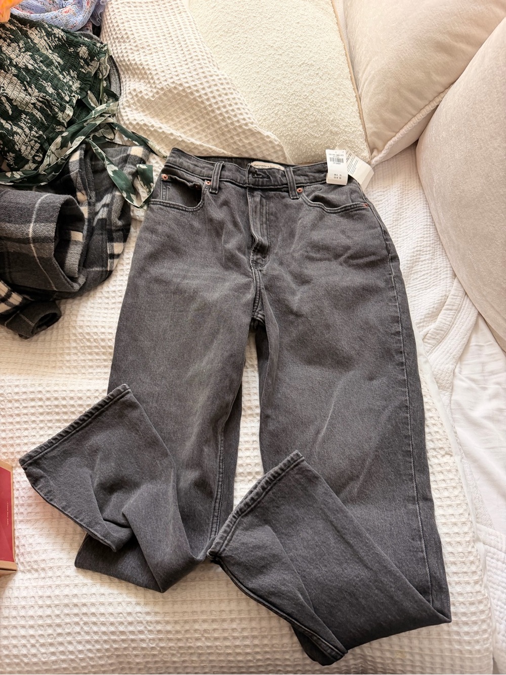 Abercrombie 90s Straight Curve Love Size 4 Short washed black